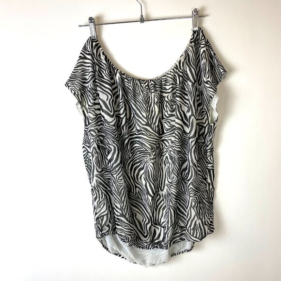 Vince Camuto zebra print off the shoulder blouse medium - Picture 5 of 5